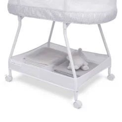 Delta Children Curve Bassinet - White And Gray -Babyletto Store GUEST fb5b08b5 7b15 466e 9c73 4e4ce157f92e